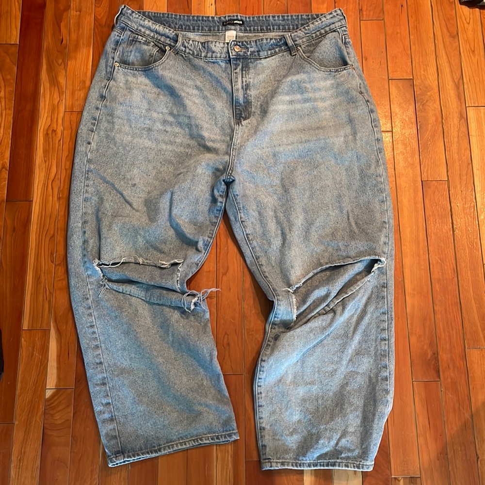 Fashion nova woman’s jeans size 20 plus size